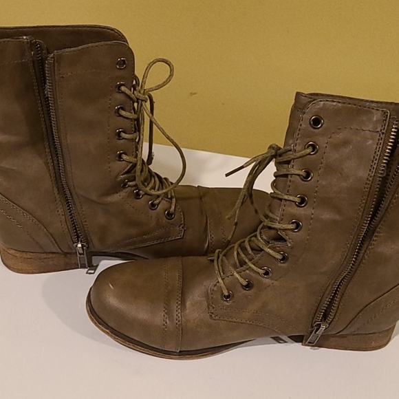 Madden Girl Combat boots sz 8 - Picture 3 of 5